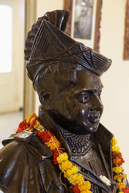 Gwalior-Jaivilas palace-008